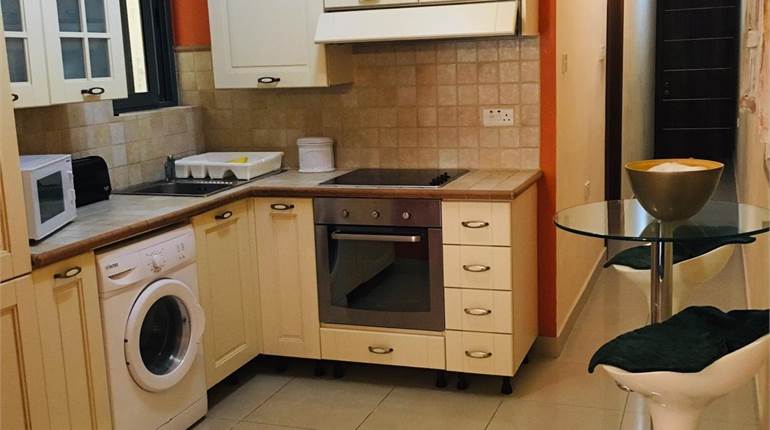 Gzira - 2 Bedroom Furnished Apartment
