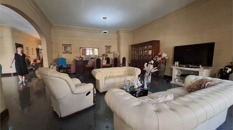 Villa for sale in Marsascala