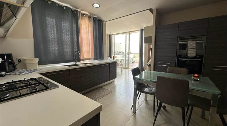 Safi - 3 Bedroom Furnished Penthouse + Airspace + Views