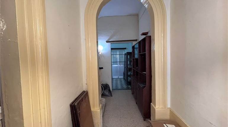 Paola - 2 Bedroom Unconverted Townhouse 