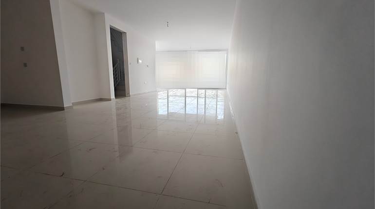 Swieqi - 3 Bedroom Luxurious Finished Apartment 