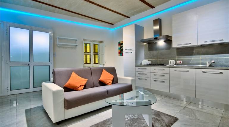 San Giljan - 2 Double Bedroom Ground Floor Maisonette 