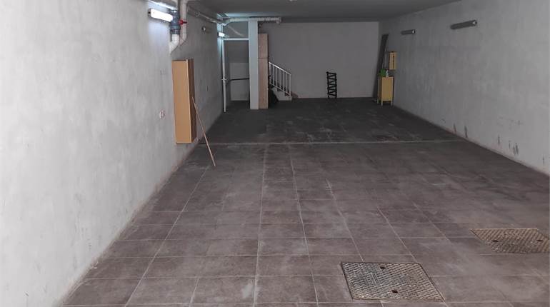 Birkirkara - Garage to let apprx 22.5mtsrx5.5mtrs