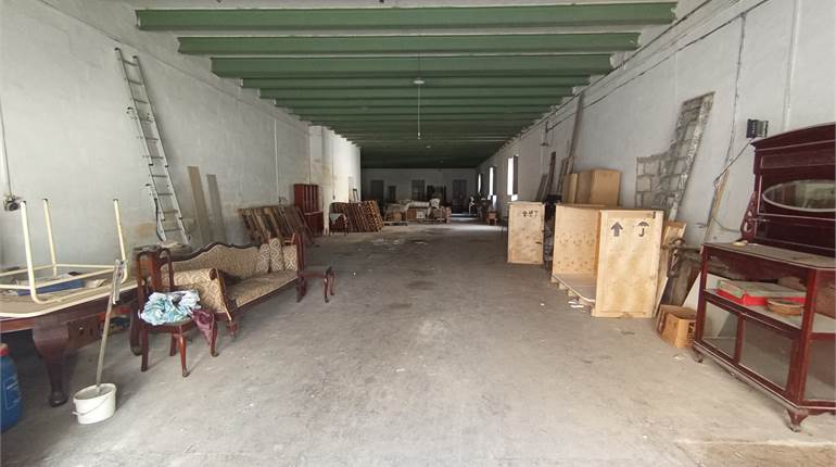 Paola - Warehouse For Rent