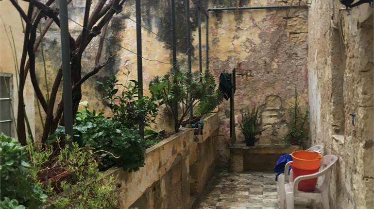 Rabat - Unconverted T/H + Small Garden + Yard