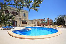 Xaghra - Detached Family Villa large Outdoor/Pool 