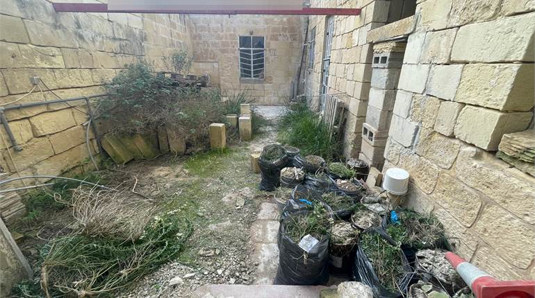 Zurrieq - Partly Converted 3 Bedroom Townhouse 