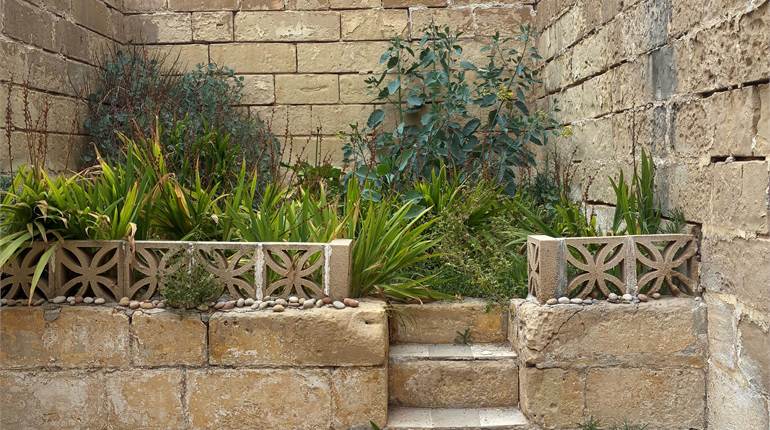 Xghajra - 1/2 Bdr Townhouse + Garden + Airspace