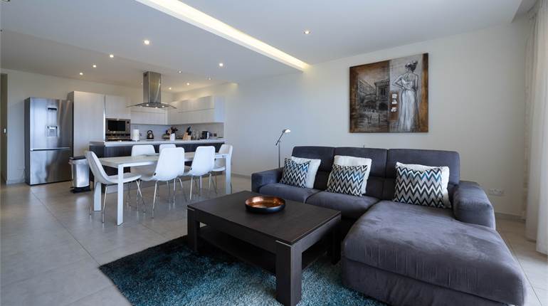 Swieqi - 2 Bedroom Furnished Apt + Garage + Views