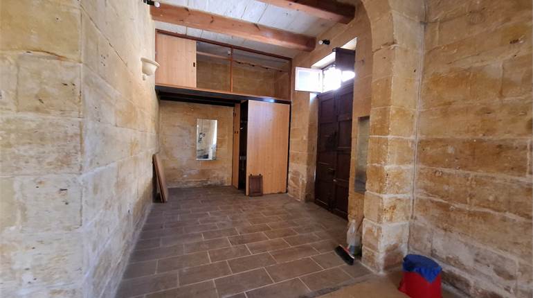 Zabbar - Corner Shop