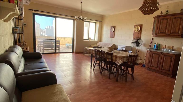 Ta Sannat Gozo - 4 Bdr Furnished Apt + 3 Yards