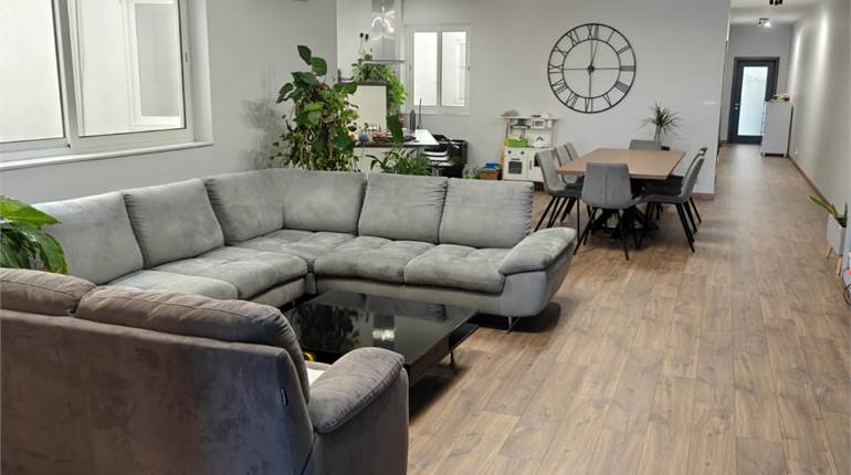 Attard - 230sqm 3 Bedroom Highly Funrished Apartment + Yard + 2 Car Garage