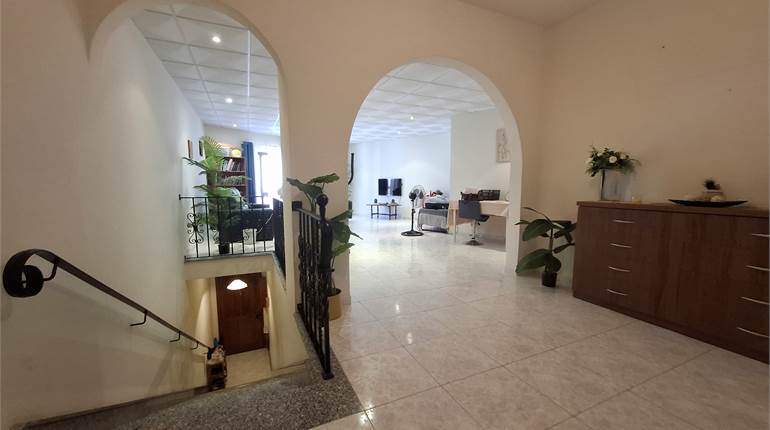 Mosta - 3 Bedroom + 3 Bathroom Elevated Maisonette