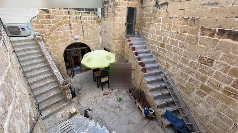 Zurrieq - Charming 3 Bedroom House Of Character + Courtyard 