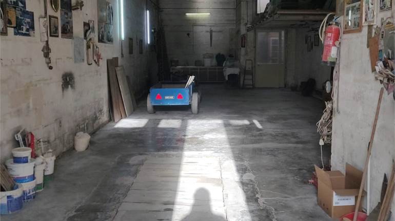 Mqabba - 100SQM For Rent - Garage