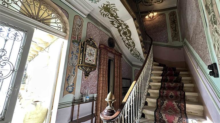 Qormi - Palazzo -  24 Bedroom - large garden - Garage