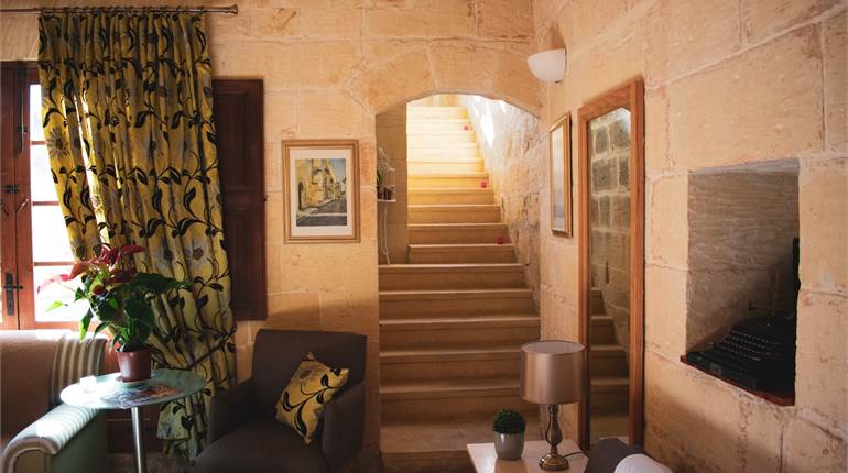 Gozo Xaghra: 300-Year-Old Authentic Farmhouse – Ready to Move Into! 🏡✨
