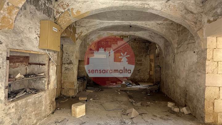 Gozo Gharb: 3 bedroom SHELL FORM terraced house/garage/pool/UCA area