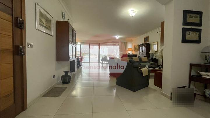 Sliema- 200sqm Highly Furnished Seaview Apartment 
