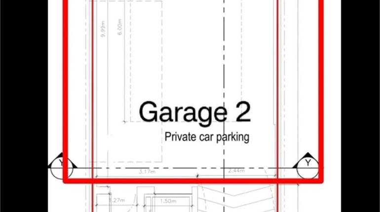 Fgura - Semi-Basement 5 Car Garage 