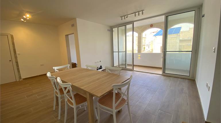 Gozo Qala:   FURNISHED apartment and GARAGE 