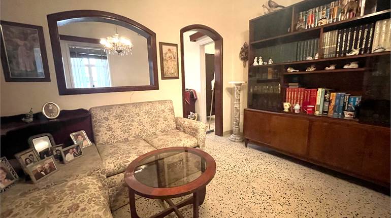 Qormi - 1st Floor 3 Bdr Maisonette + Full Roof 