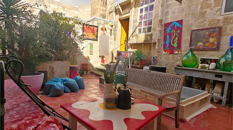 Birgu - 200sqm House of Character + 2 Courtyards