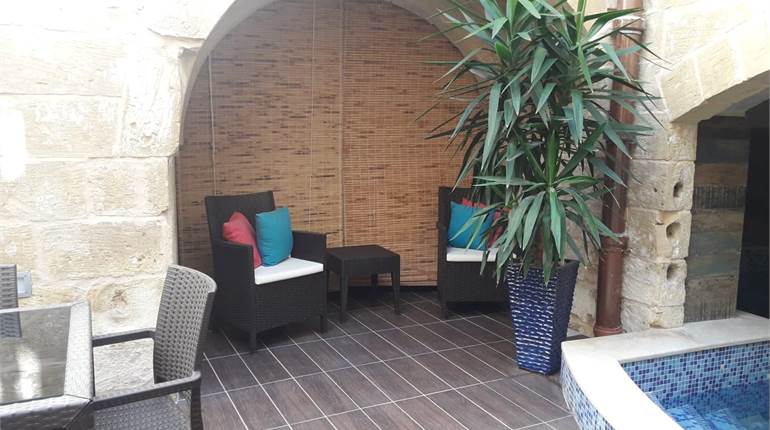 Qormi - HOC + fully furnished + indoor heated pool